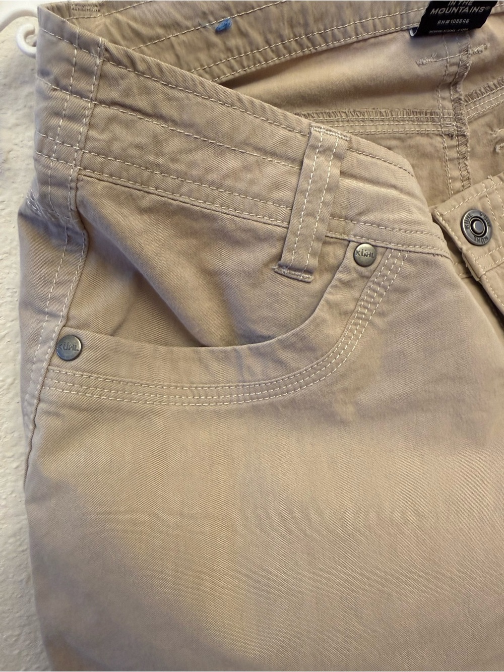 Kuhl Women's Pants 4 Short Splash Rollup Straight Leg in Light Khaki Drawstring
